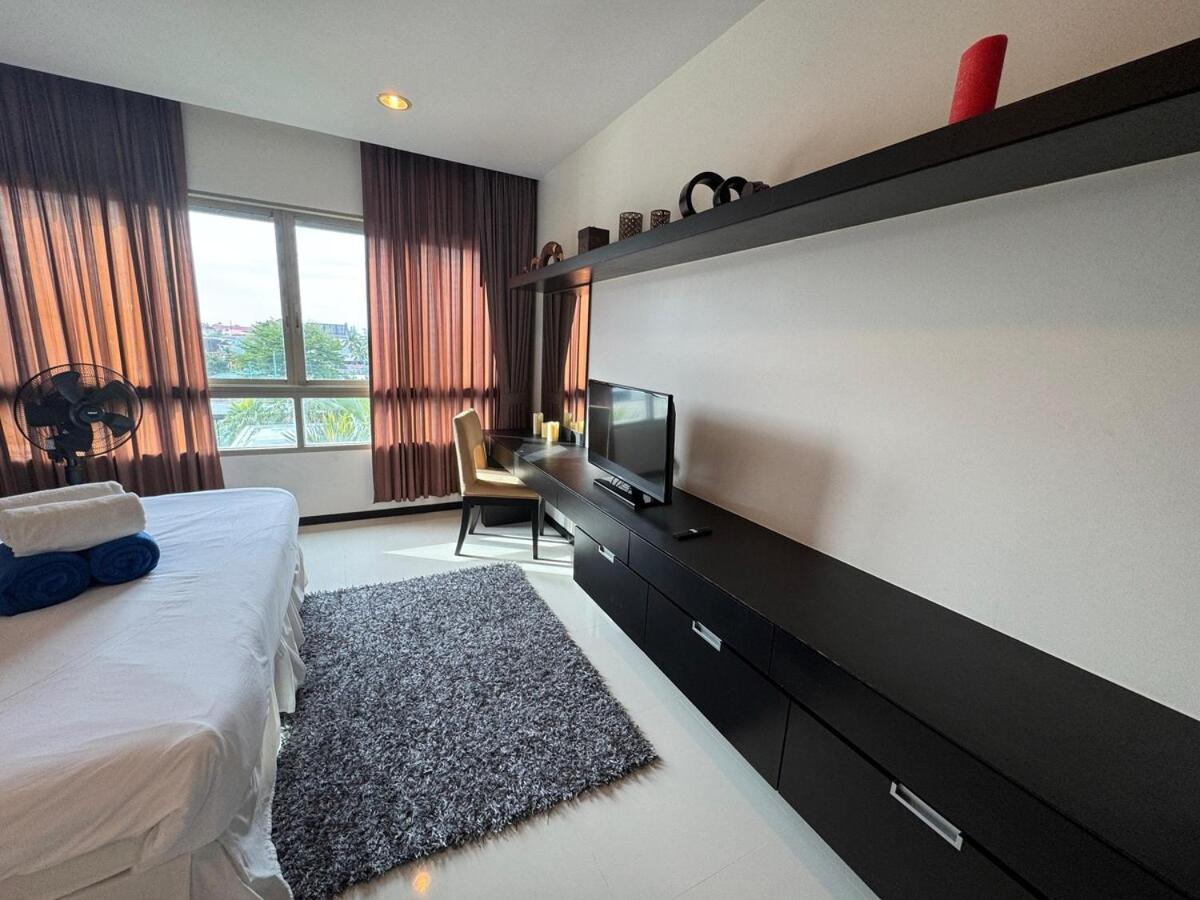 Modern 2-Bedroom Condo In Kamala Near The Beach Exteriér fotografie